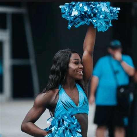 porristas lesbianas|Justine Lindsay, la primera porrista trans en la NFL